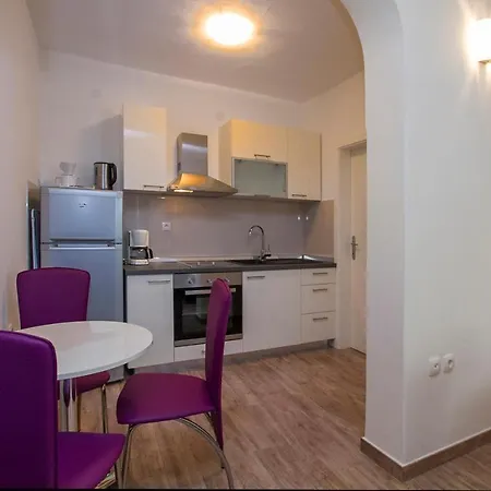 Apartament App 100m From The Sea, 077