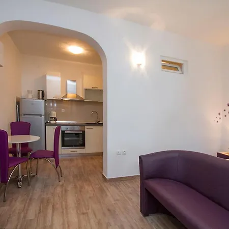 Apartament App 100m From The Sea, 077