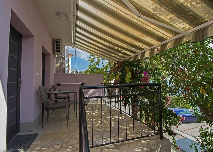 App 100m From The Sea, 077