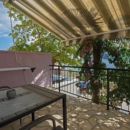 App 100m From The Sea, 077